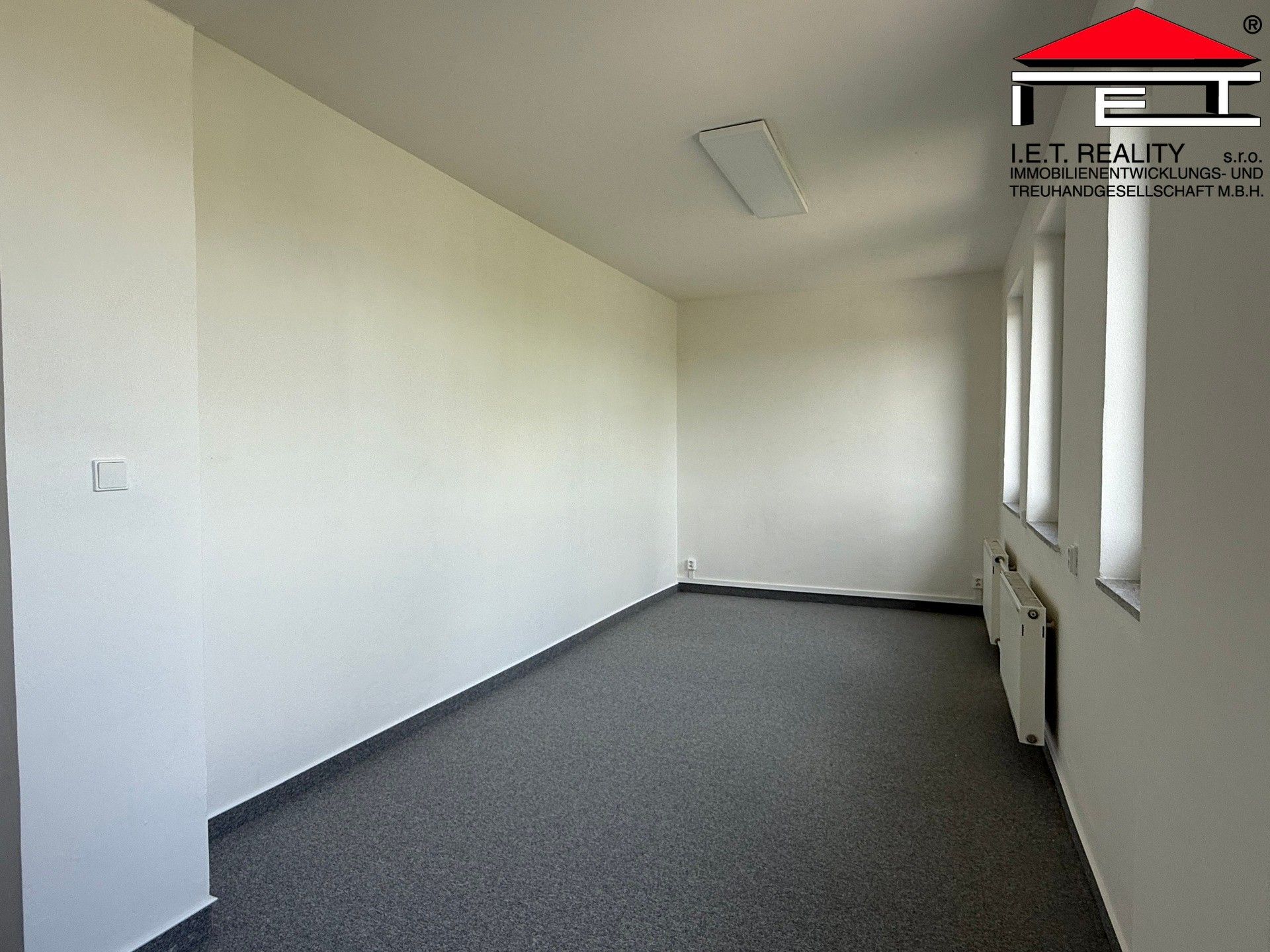 Pronájem kancelář - Pražákova, Brno, 380 m²