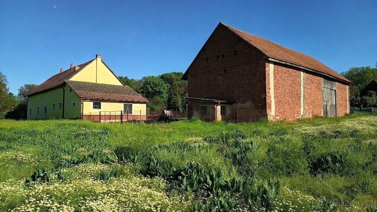 Rodinné domy, Žatec, 438 01 - 2