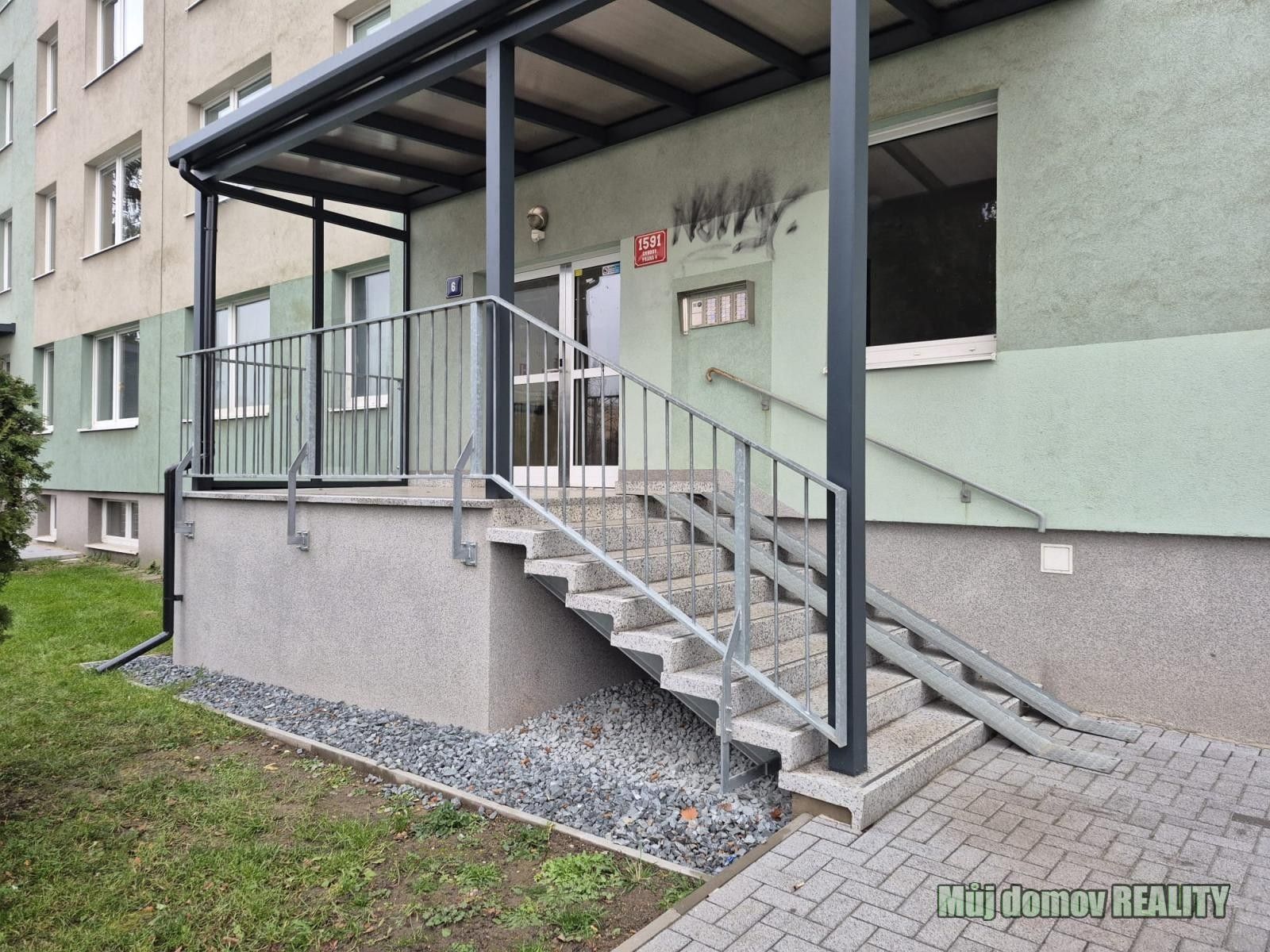 Pronájem byt 1+1 - Bachova, Praha, 33 m²