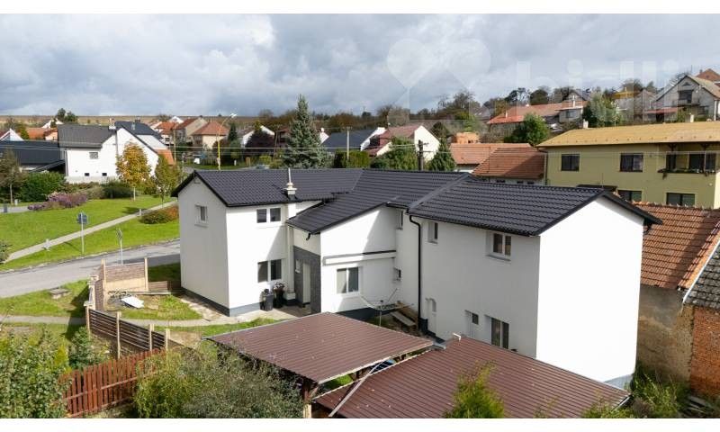 Rodinné domy, Halenkovice, 241 m²