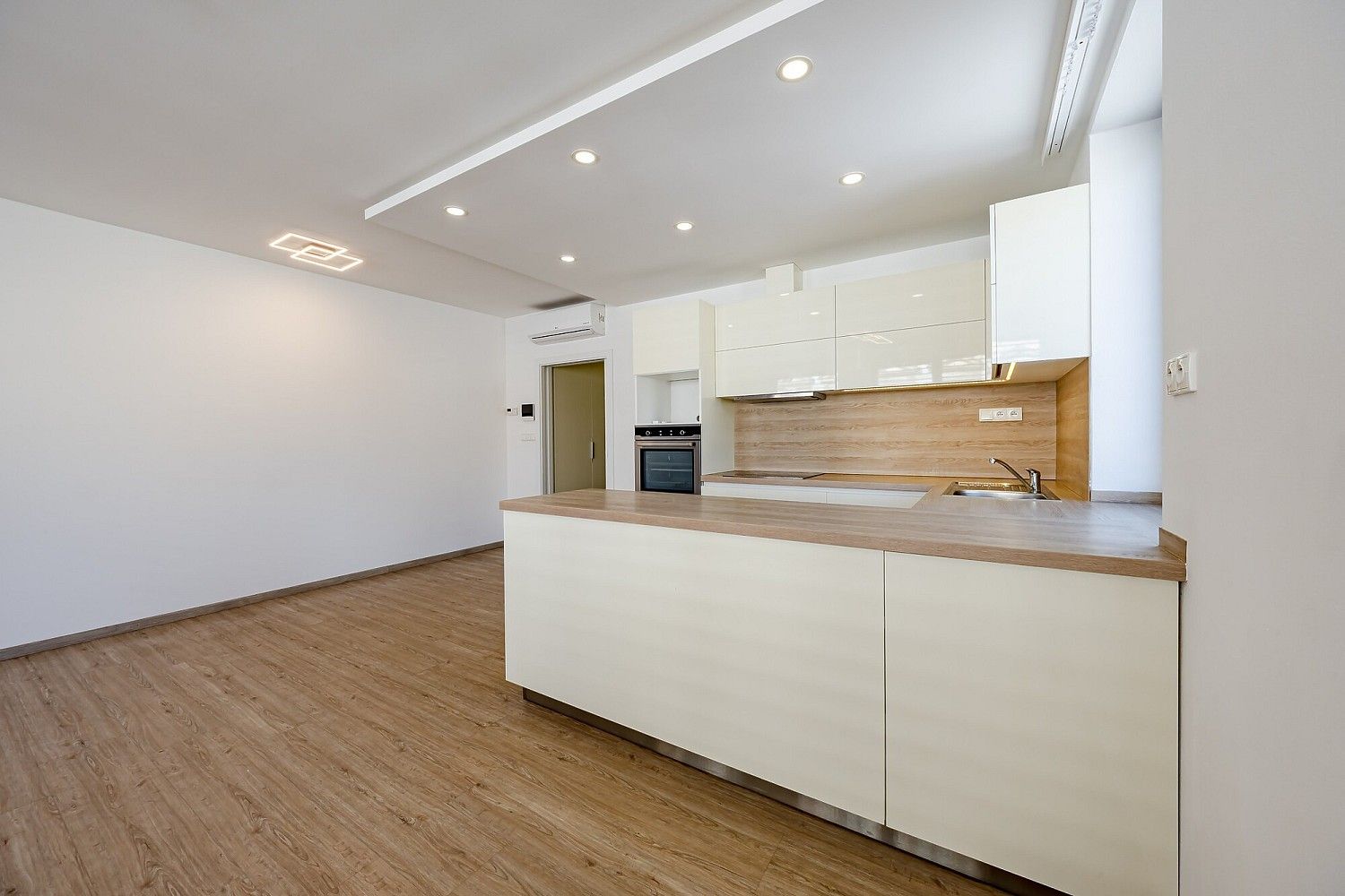 Pronájem byt 3+kk - Uherský Brod, okres Uherské Hradiště, 69 m² - 5