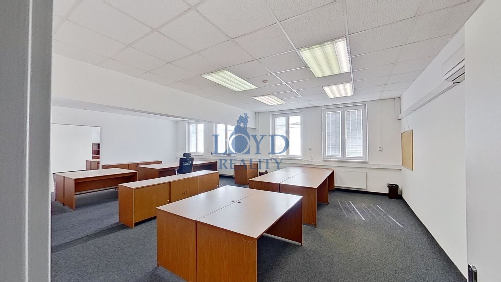 Kanceláře, Závodu míru, Karlovy Vary, 30 m²