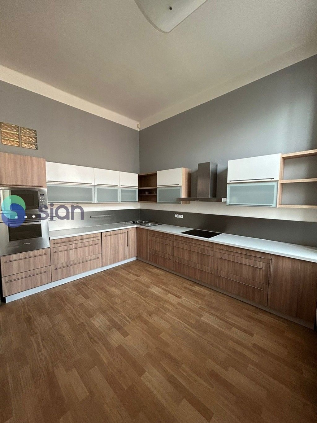 Pronájem byt 2+1 - Krnovská, Opava, 66 m²