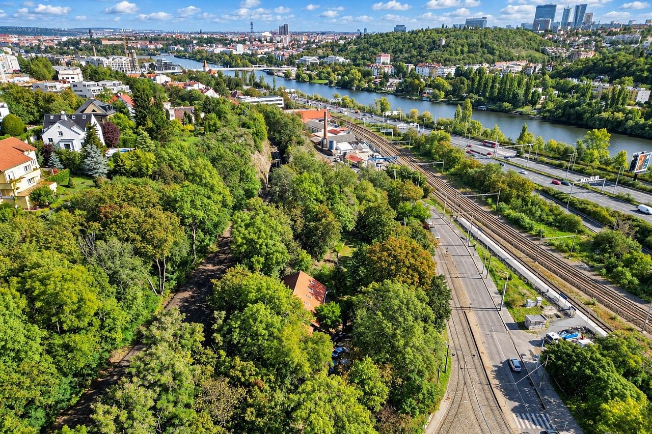Pozemky pro bydlení, Nad konečnou, Praha 5 - Hlubočepy - 2
