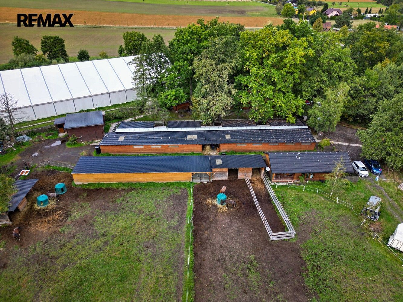 Zemědělské objekty, Baška - Hodoňovice, okres Frýdek-Místek, 2 400 m² - 1