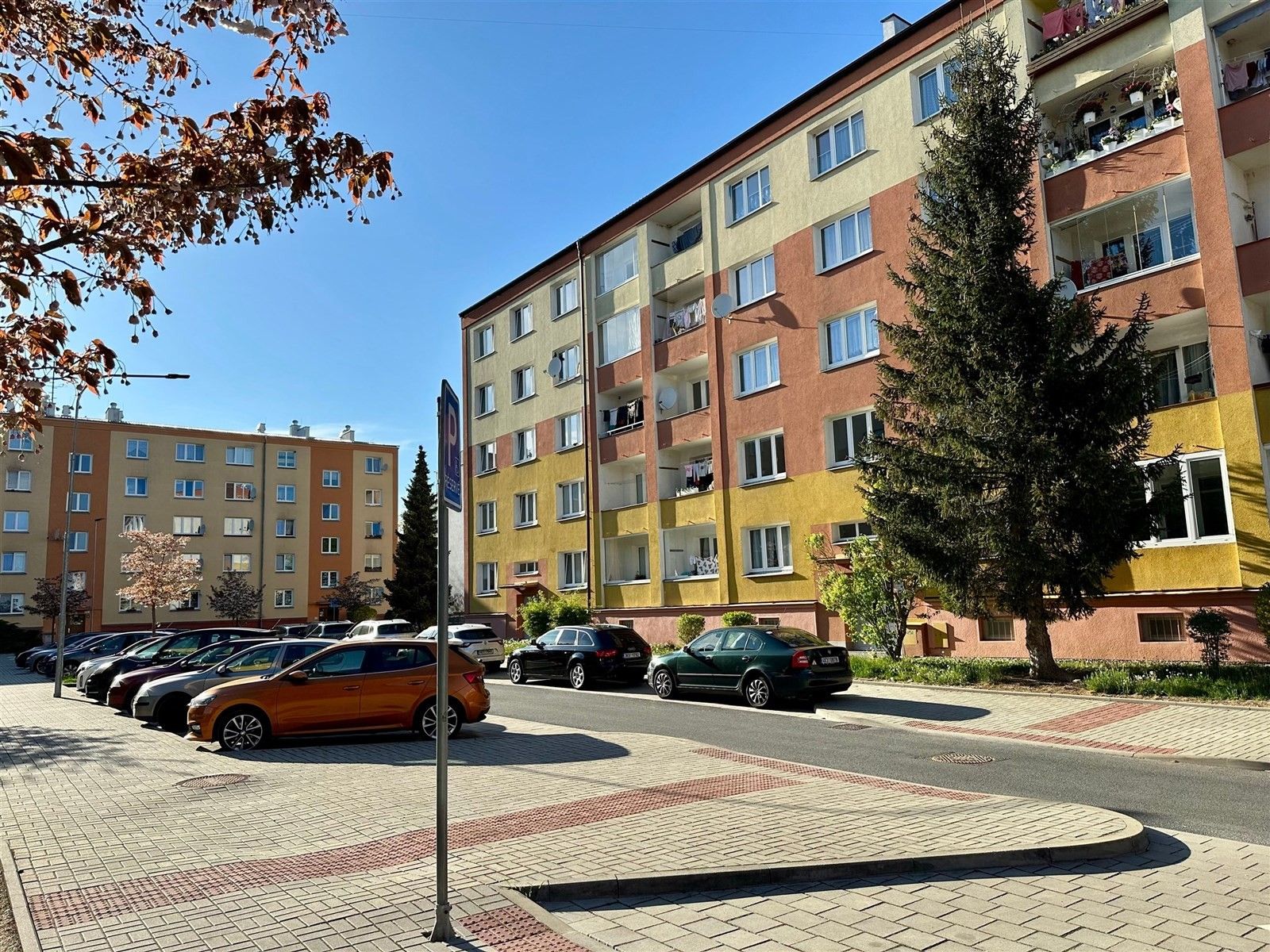 Pronájem byt 2+1 - V Zahradách, Cheb, 54 m²