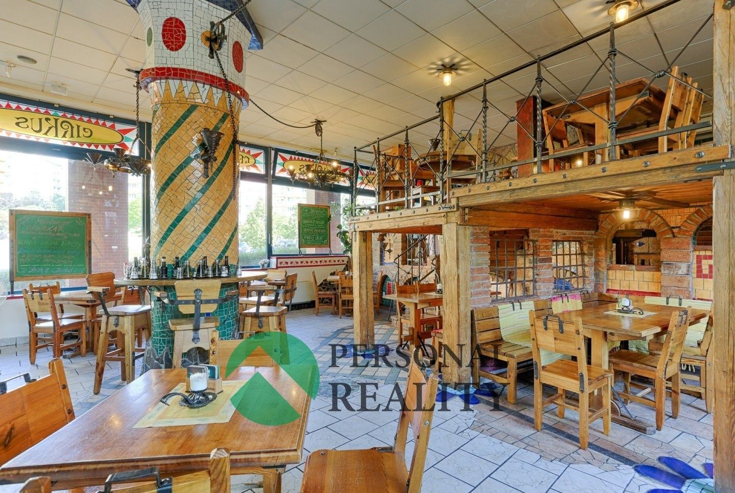 Restaurace, 270 m²