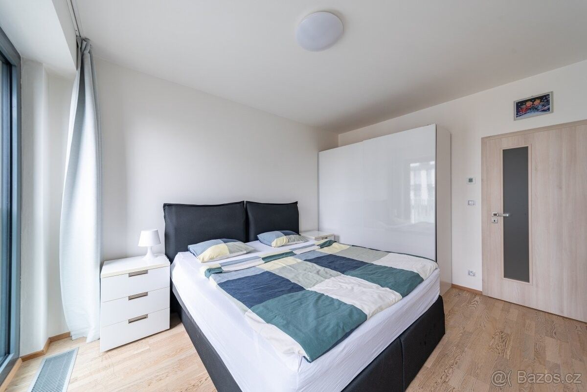 Pronájem byt - Praha, 130 00