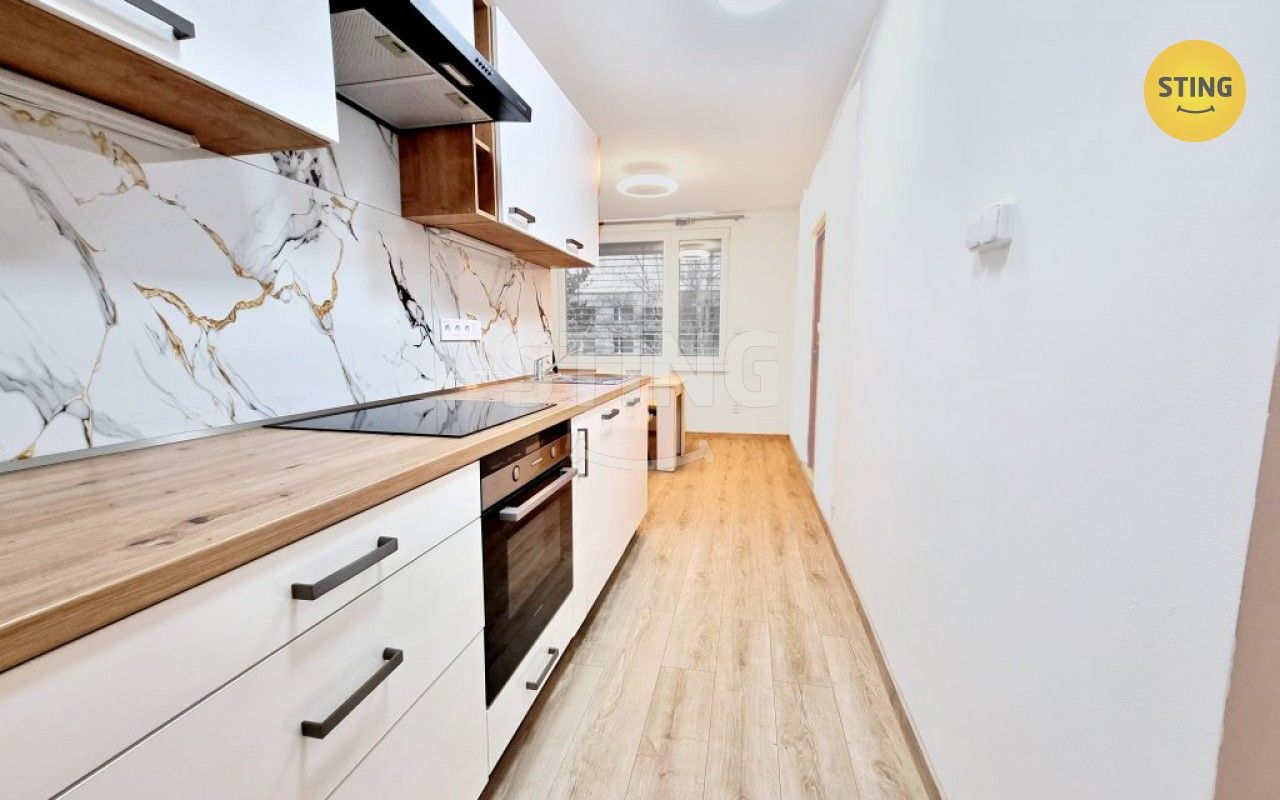 Pronájem byt 2+1 - U Kulturního domu, Chvaletice, 60 m²