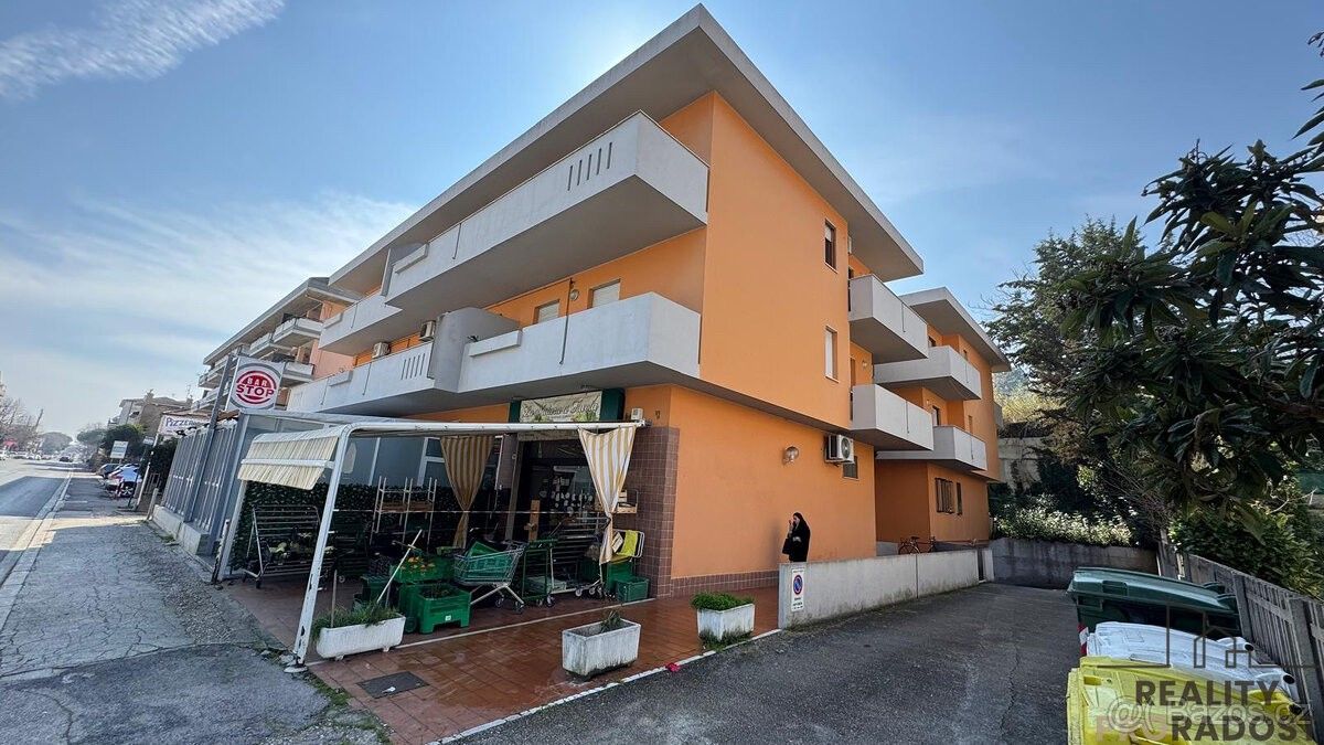 Byty, 987 66, Zahraničí