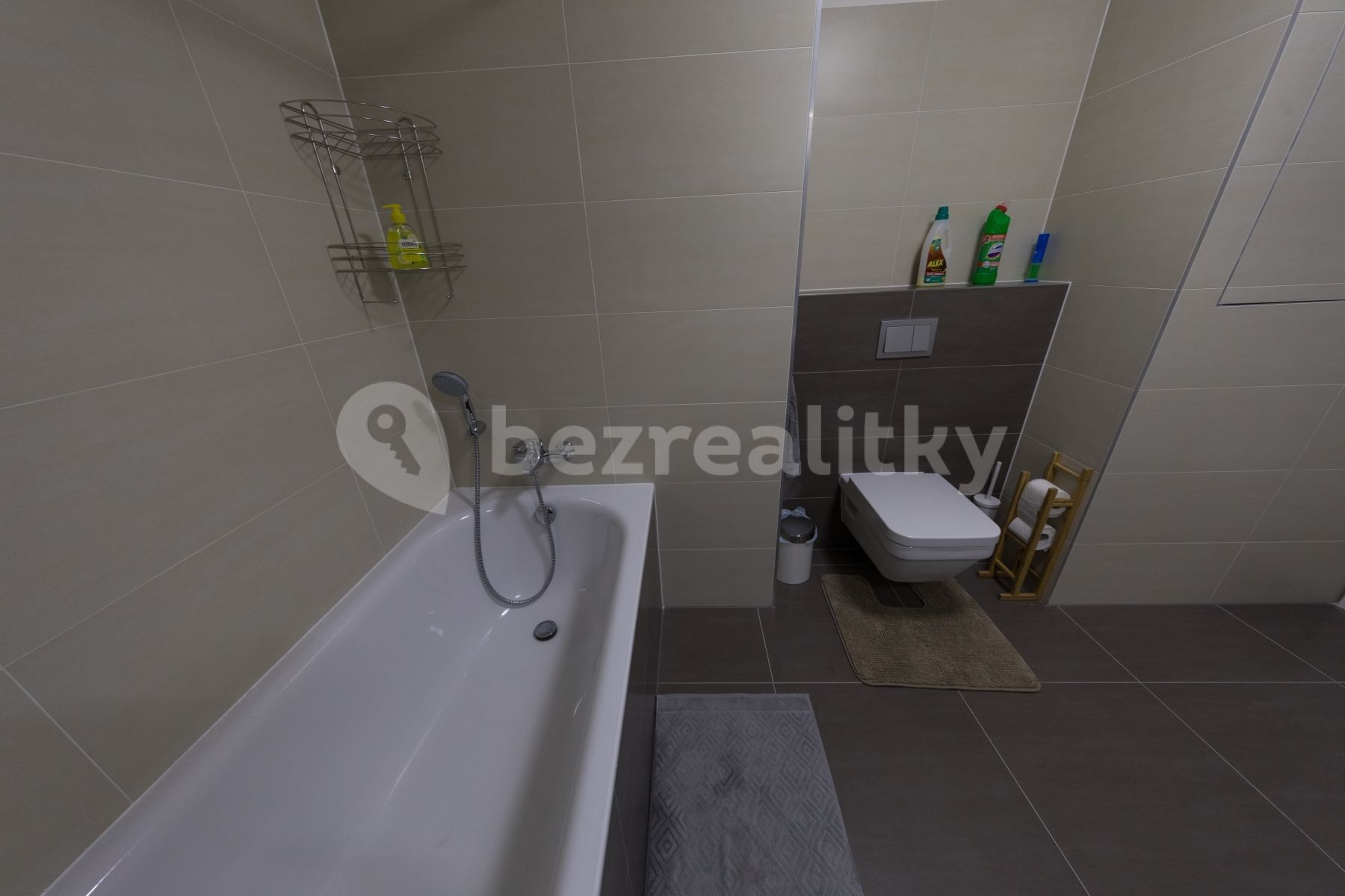 Pronájem byt 2+kk - Sokolovská, Praha - Karlín, 77 m² - 5