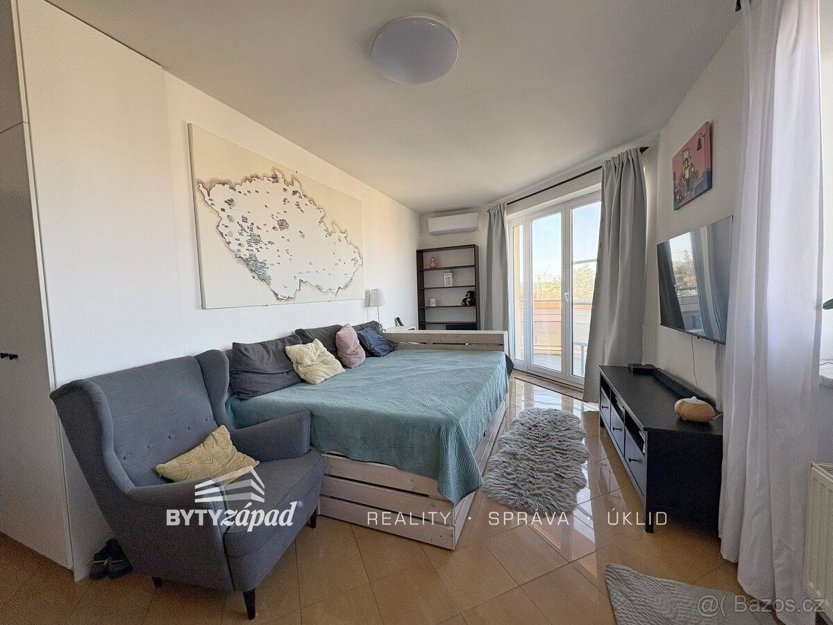 Pronájem byt - Dobřany, 334 41