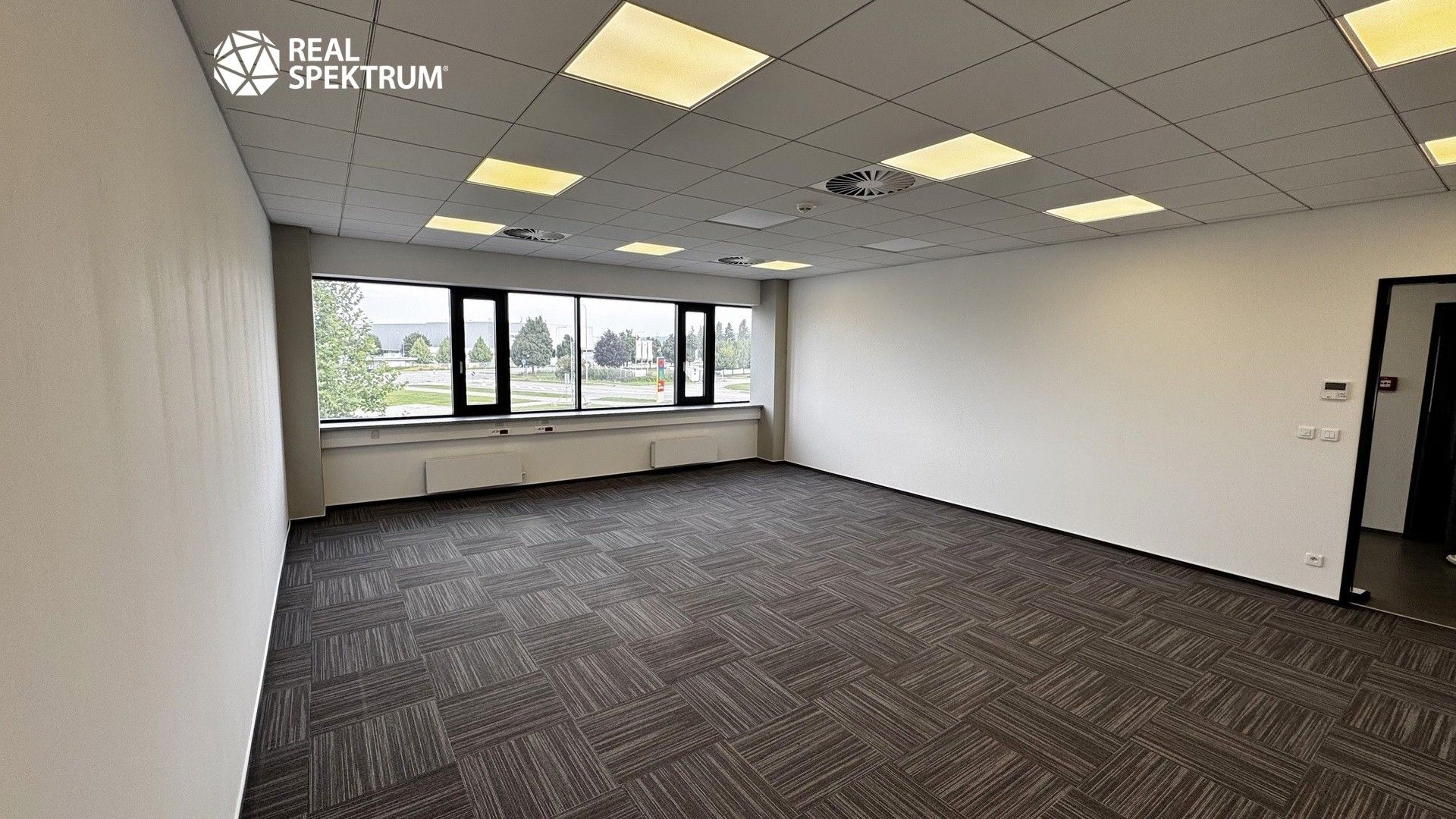 Pronájem kancelář - Vlastimila Pecha, Brno, 294 m²