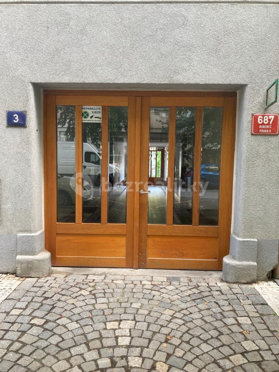 Pronájem garáž - Uralská, Praha - Bubeneč, 21 m² - 2