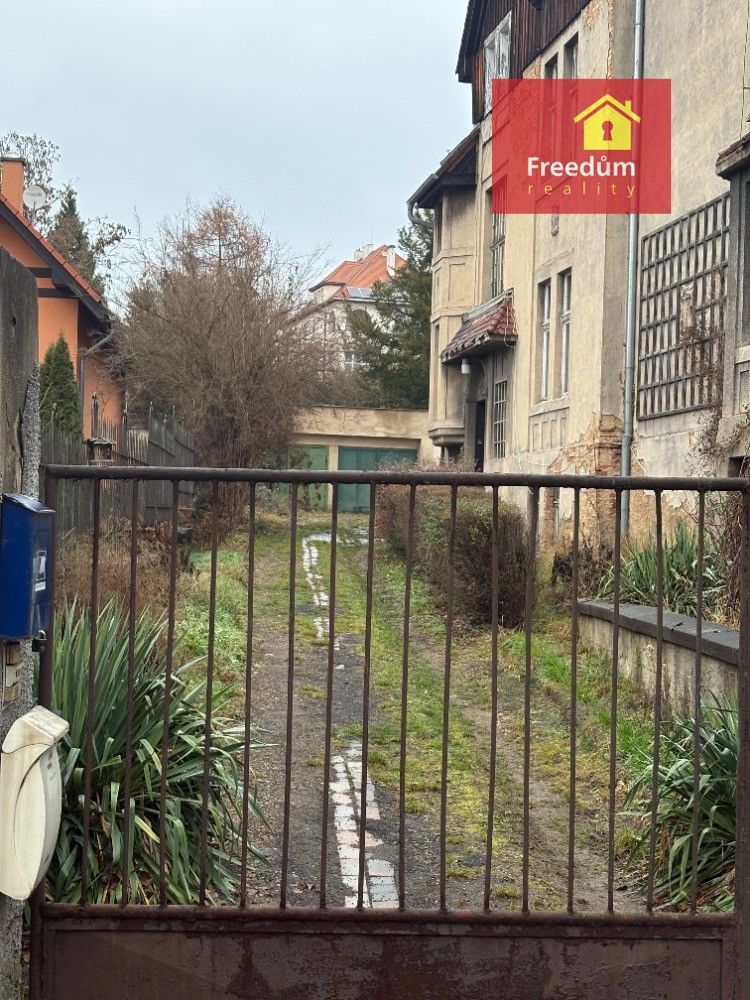 Pronájem garáž - Pod Doubravkou, Teplice, 17 m²