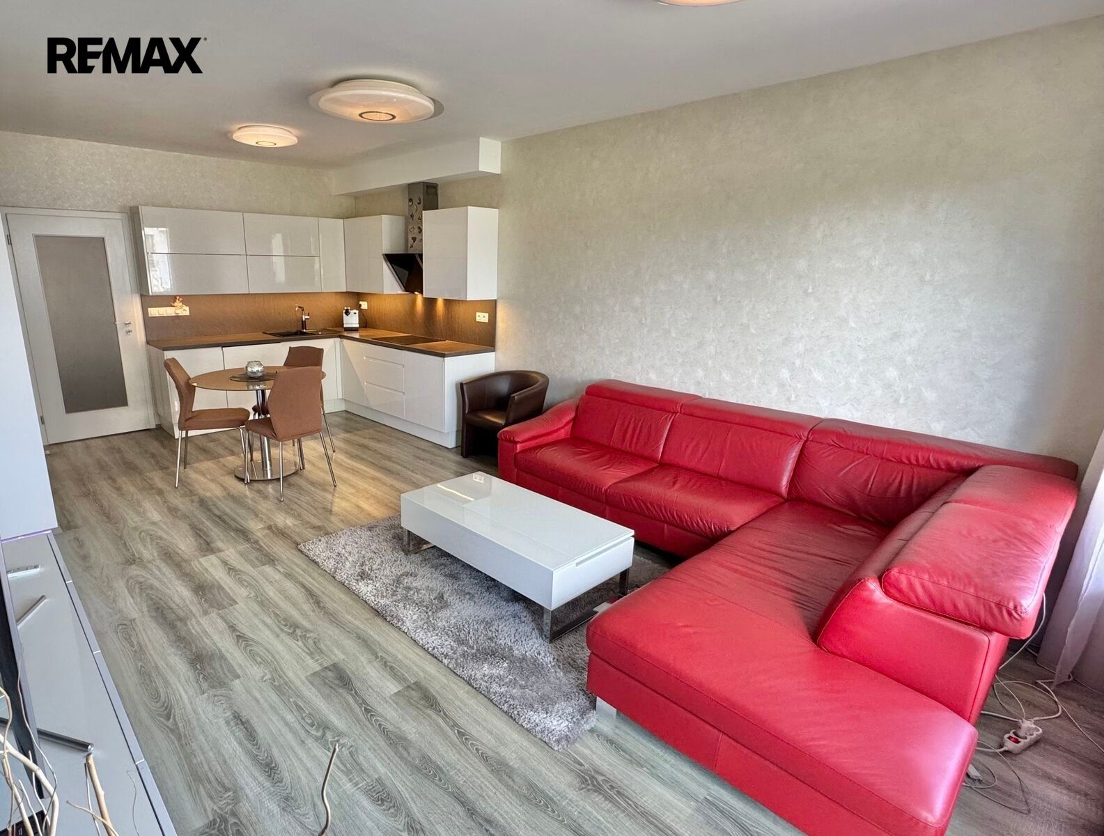 2+kk, Modrého 996, Praha Vysočany, 62 m² - 1