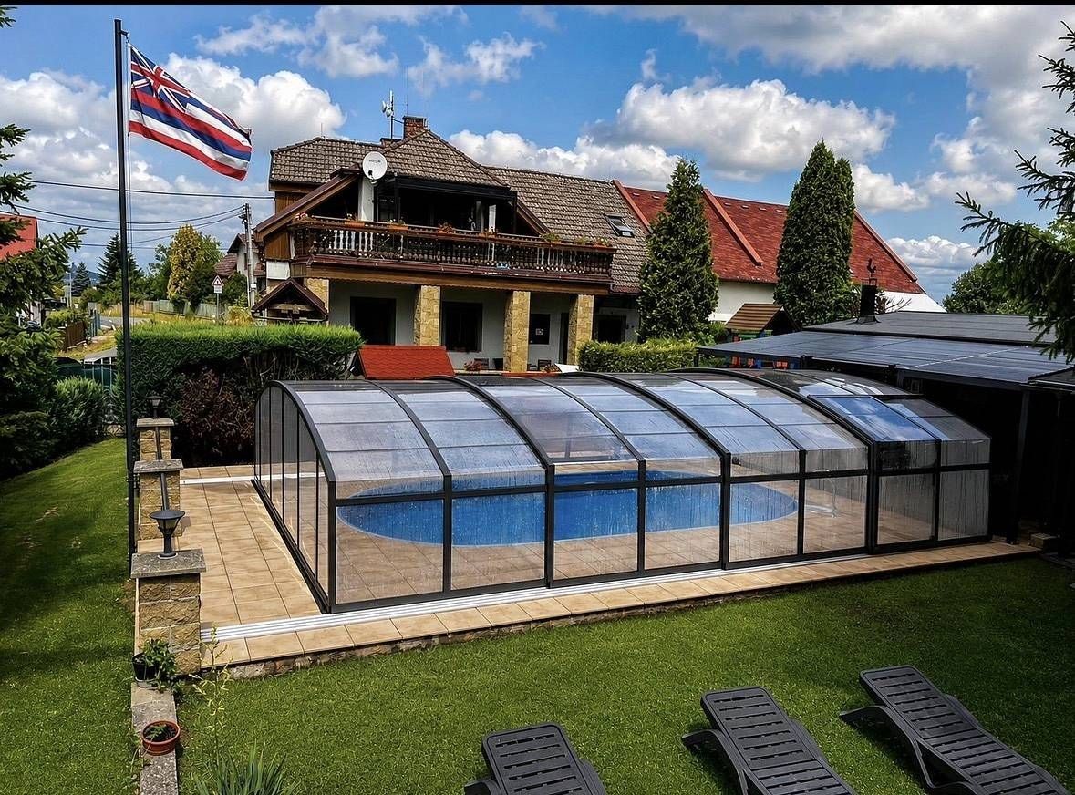 Chaty, Holín - Pařezská Lhota, Královéhradecký kraj