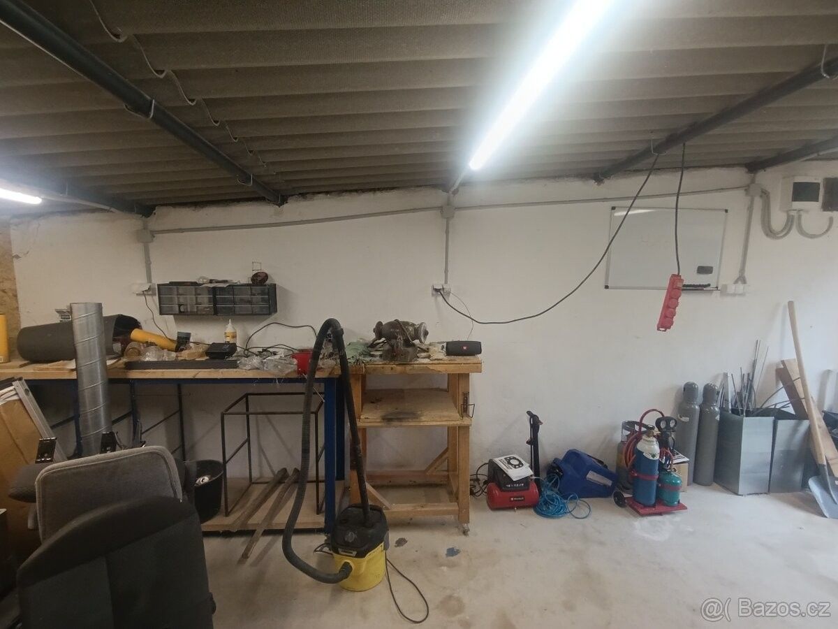 Prodej garáž - Pardubice, 530 06