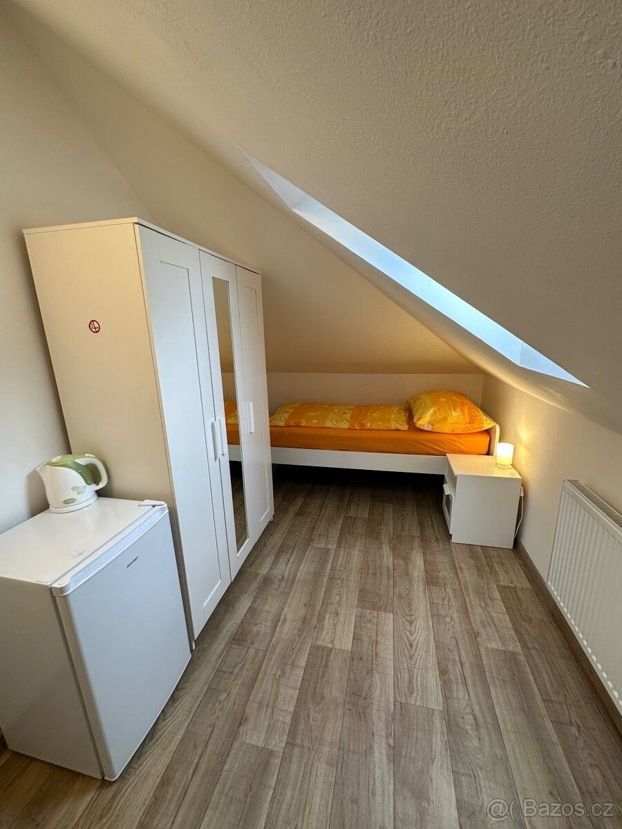 Pronájem byt - Praha, 193 00