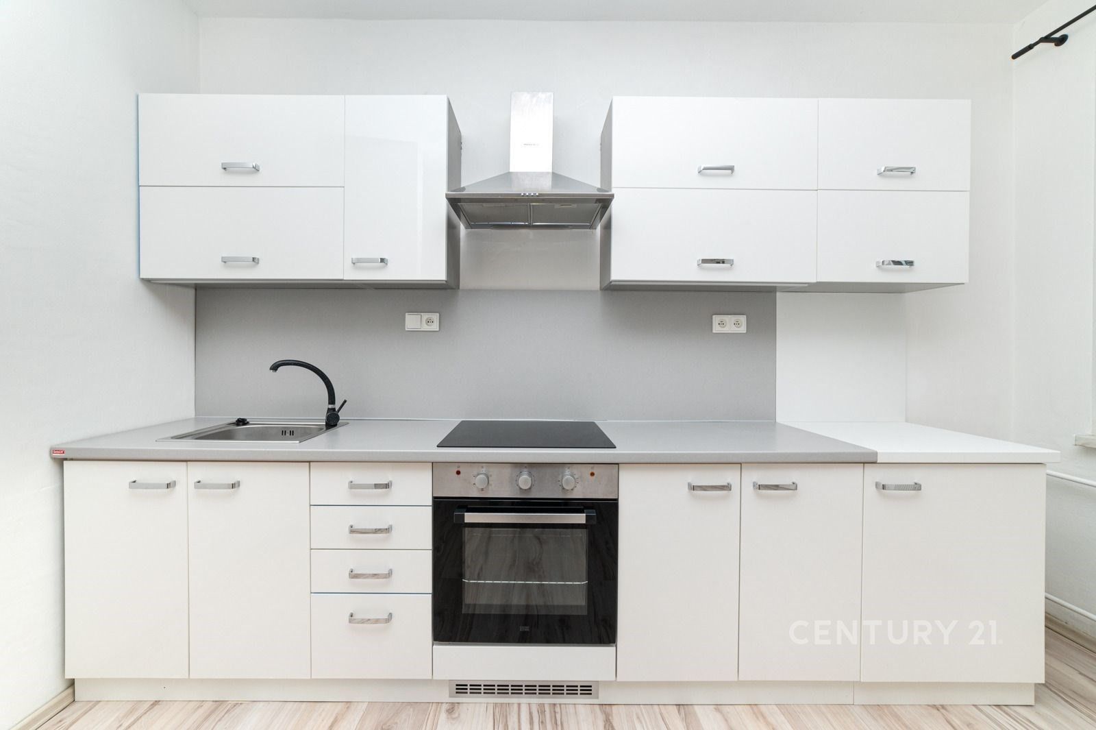 Pronájem byt 1+kk - Slezská , Třinec, 27 m² - 2