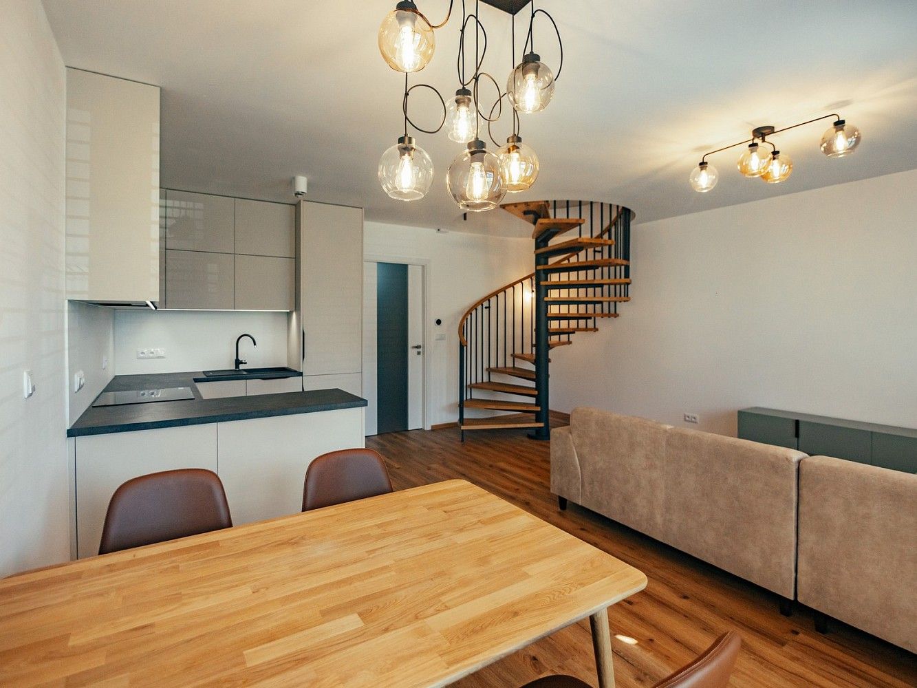 4+kk, Labská zahrada, Hradec Králové - Třebeš, 96 m² - 2