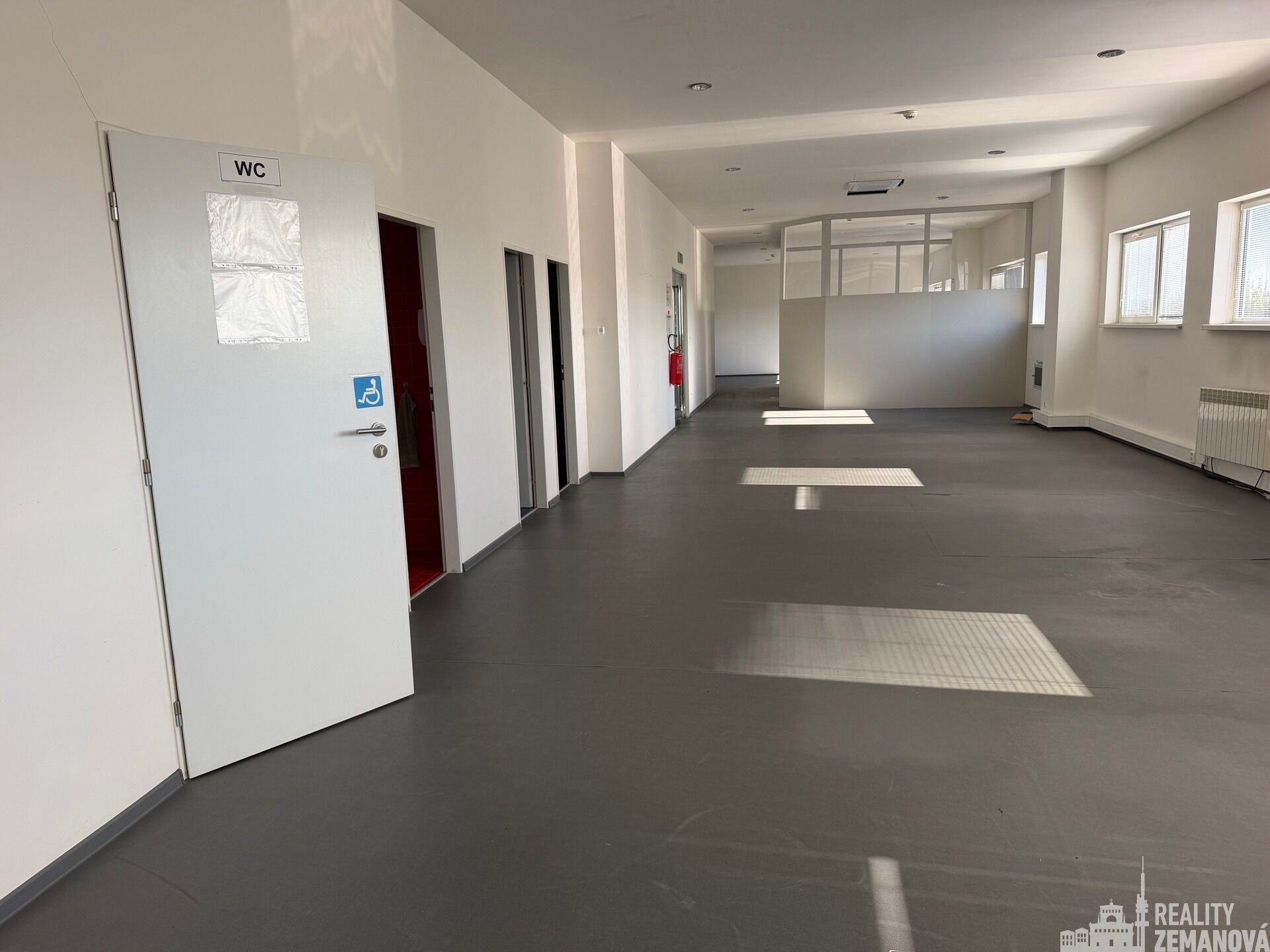 Komerční nemovitost · 230 m² · Komerční, Nupaky - 3