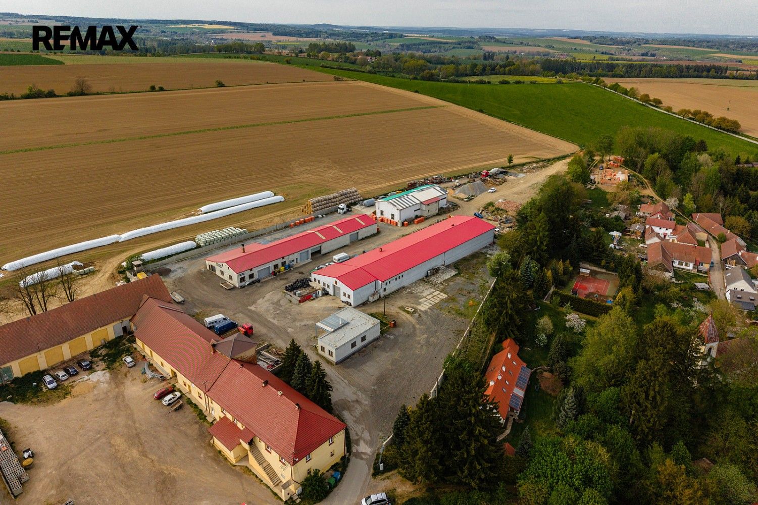 Sklady, Buřenice, okres Pelhřimov, Kraj Vysočina, 2 100 m² - 2