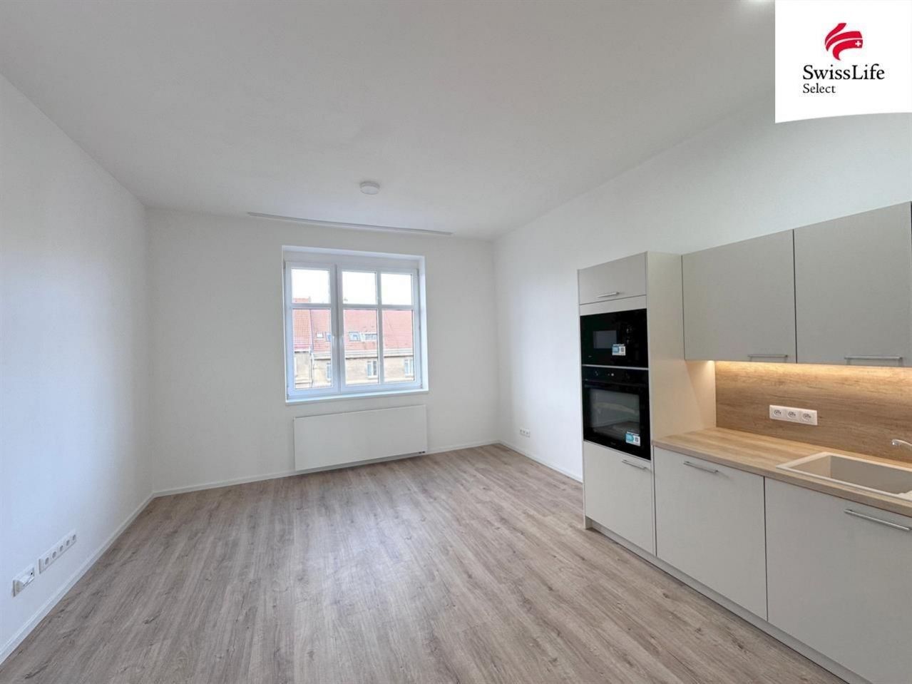 2+kk, Jeseniova  , Praha, 55 m²