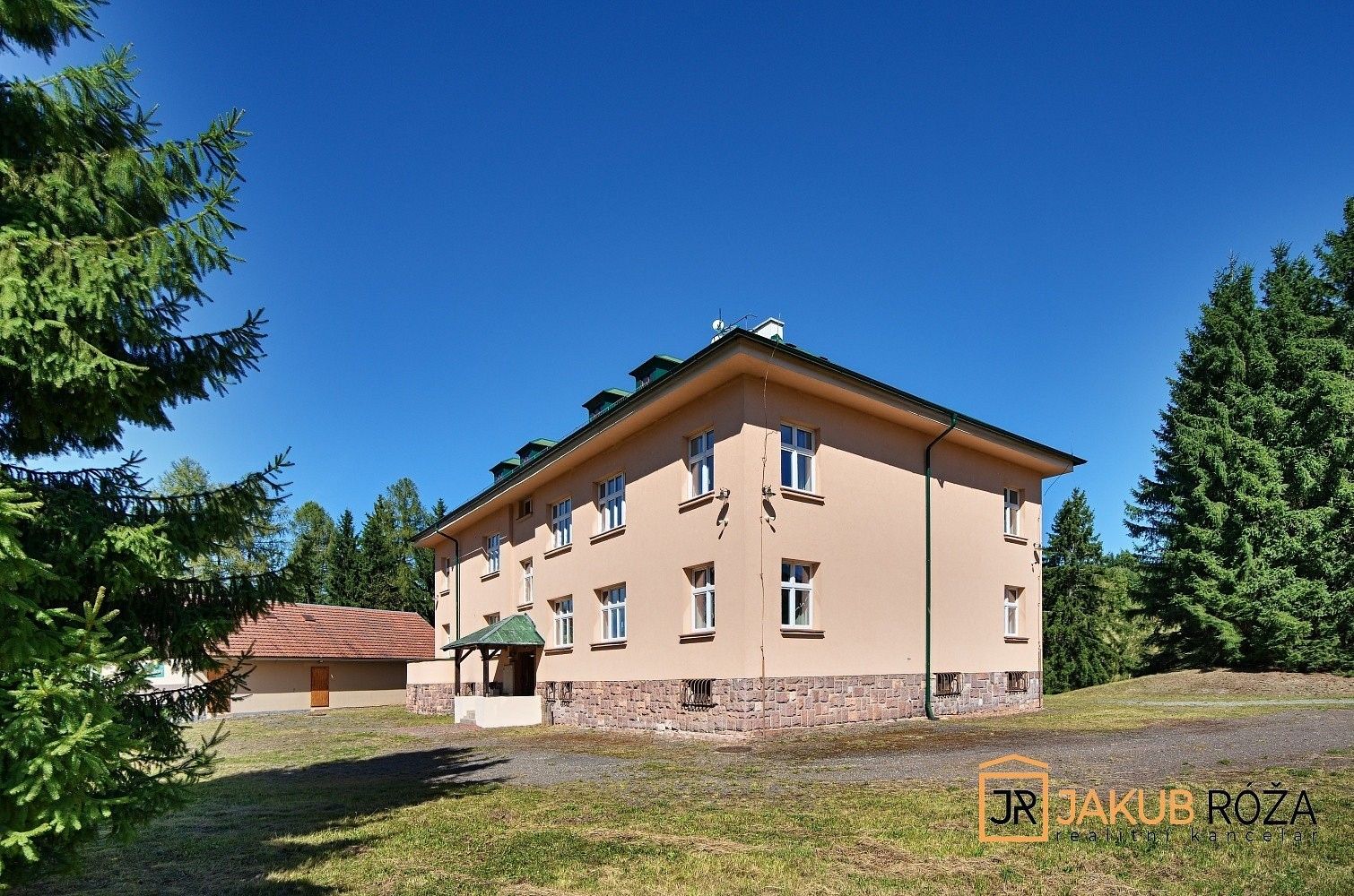 Ubytovací zařízení, Heřmánkovice - Janovičky, okres Náchod, Královéhradecký kraj, 1 333 m² - 1