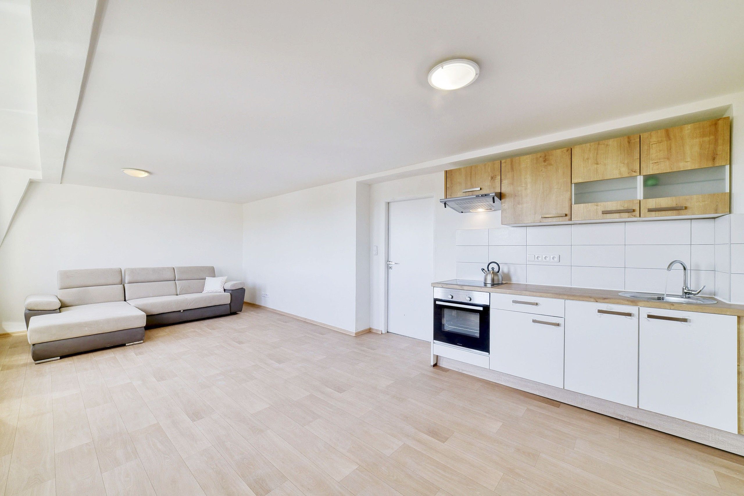 2+kk, Chebská, Aš, 60 m² - 1