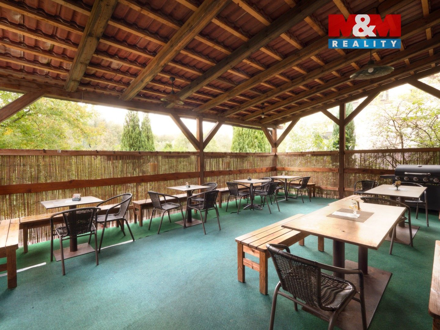 Restaurace · 640 m² · Želízy - 3