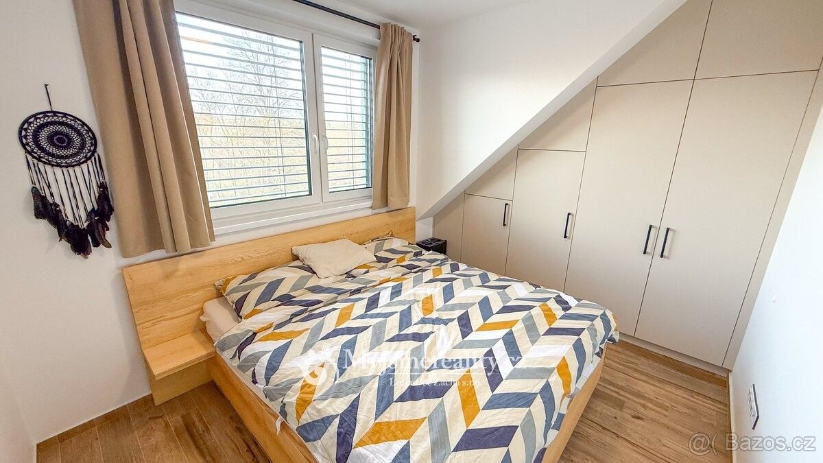 Prodej byt - Hluboké Mašůvky, 671 52