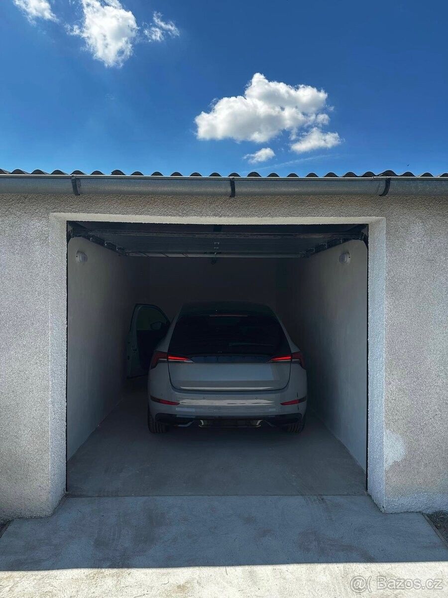 Garáže, Neratovice, 277 11