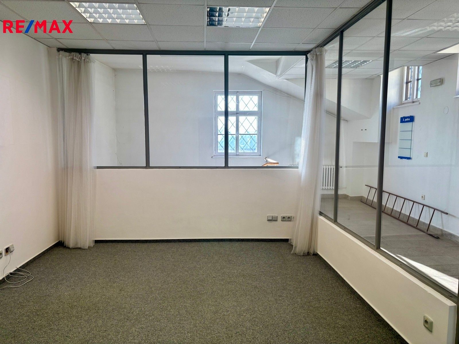 Pronájem kancelář - Masarykovo náměstí, Jihlava, 34 m²