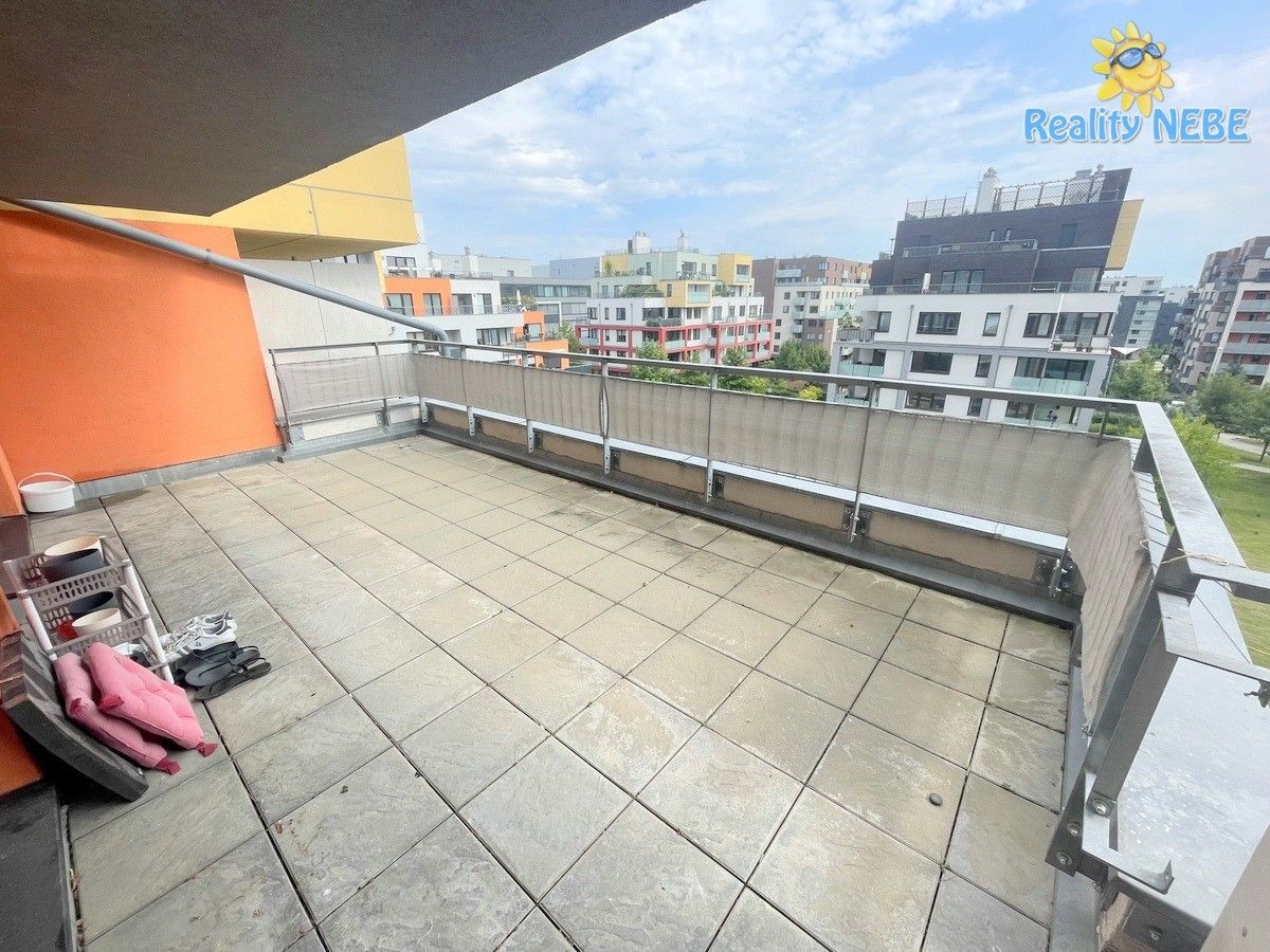 2+kk, Svitákova, Praha, 62 m²