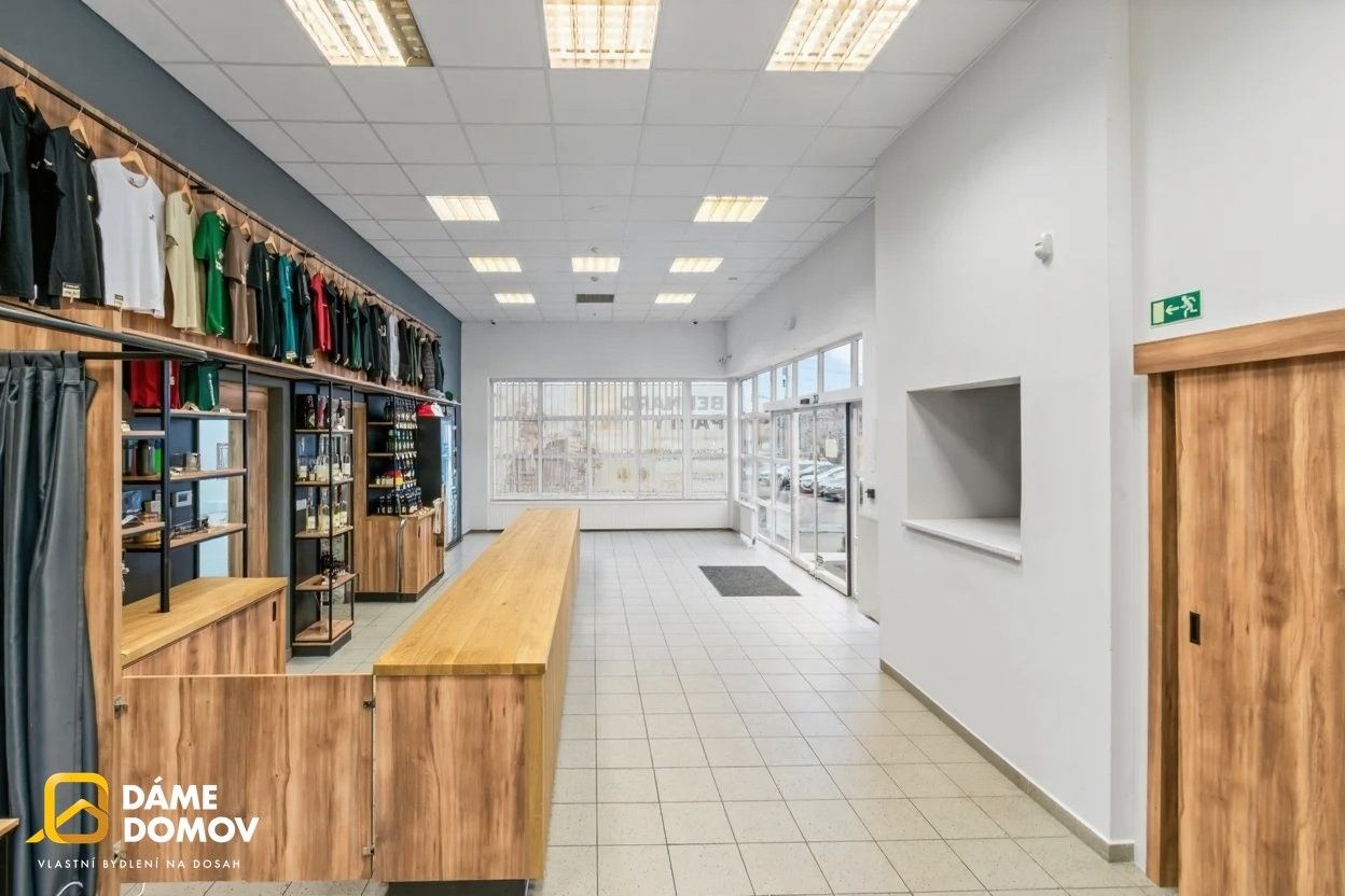 Pronájem obchodní prostory - třída Tomáše Bati, Zlín, 142 m²