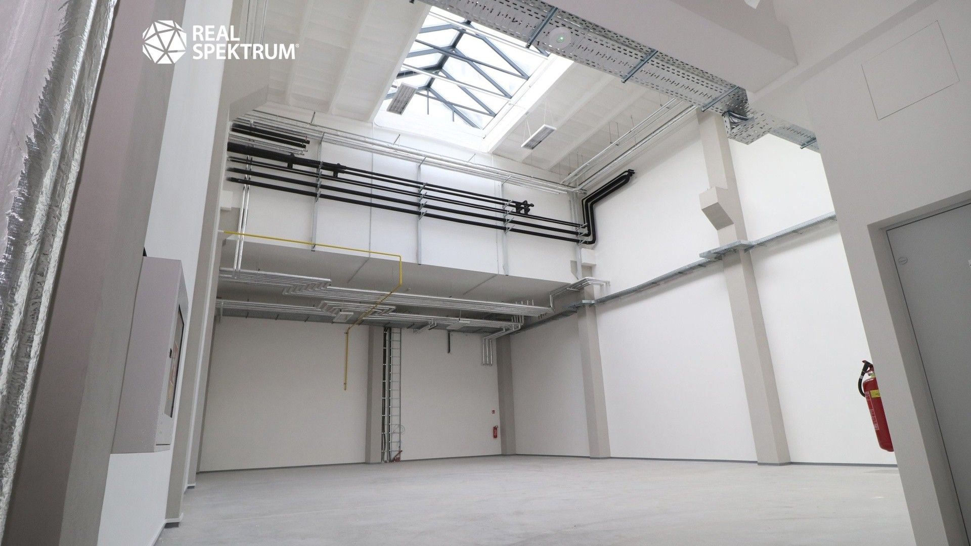 Pronájem obchodní prostory - Svatopetrská, Brno, 325 m²