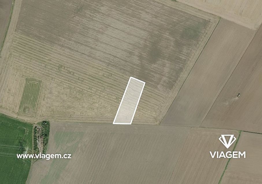 Zemědělský pozemek, 2 135 m²