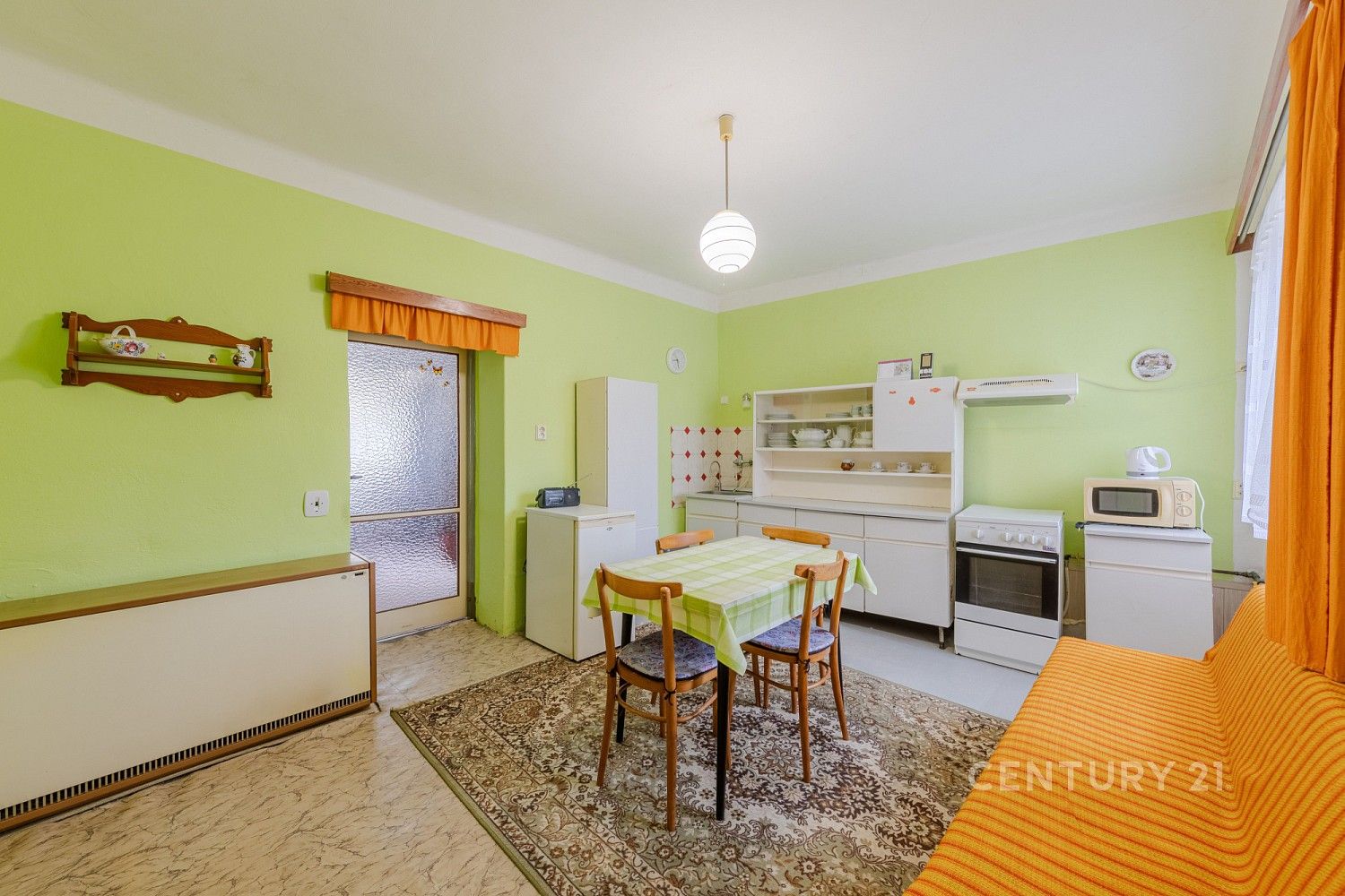Rodinné domy, Komenského nám., Němčice nad Hanou, okres Prostějov, 140 m² - 2