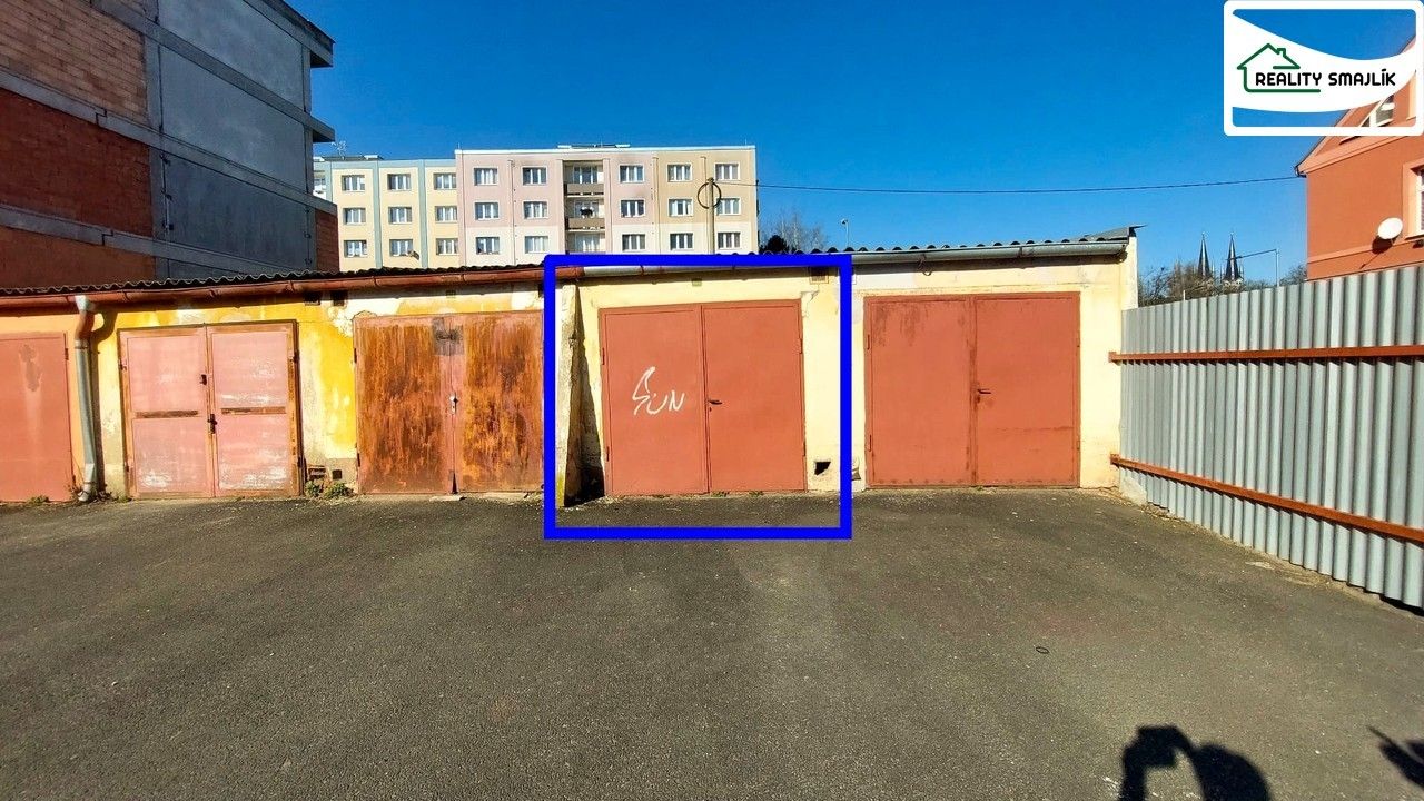 Garáže, Májová, Cheb, 19 m²