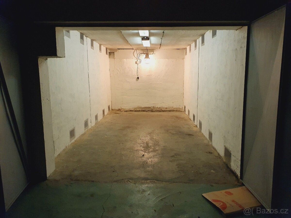 Pronájem garáž - Praha, 182 00