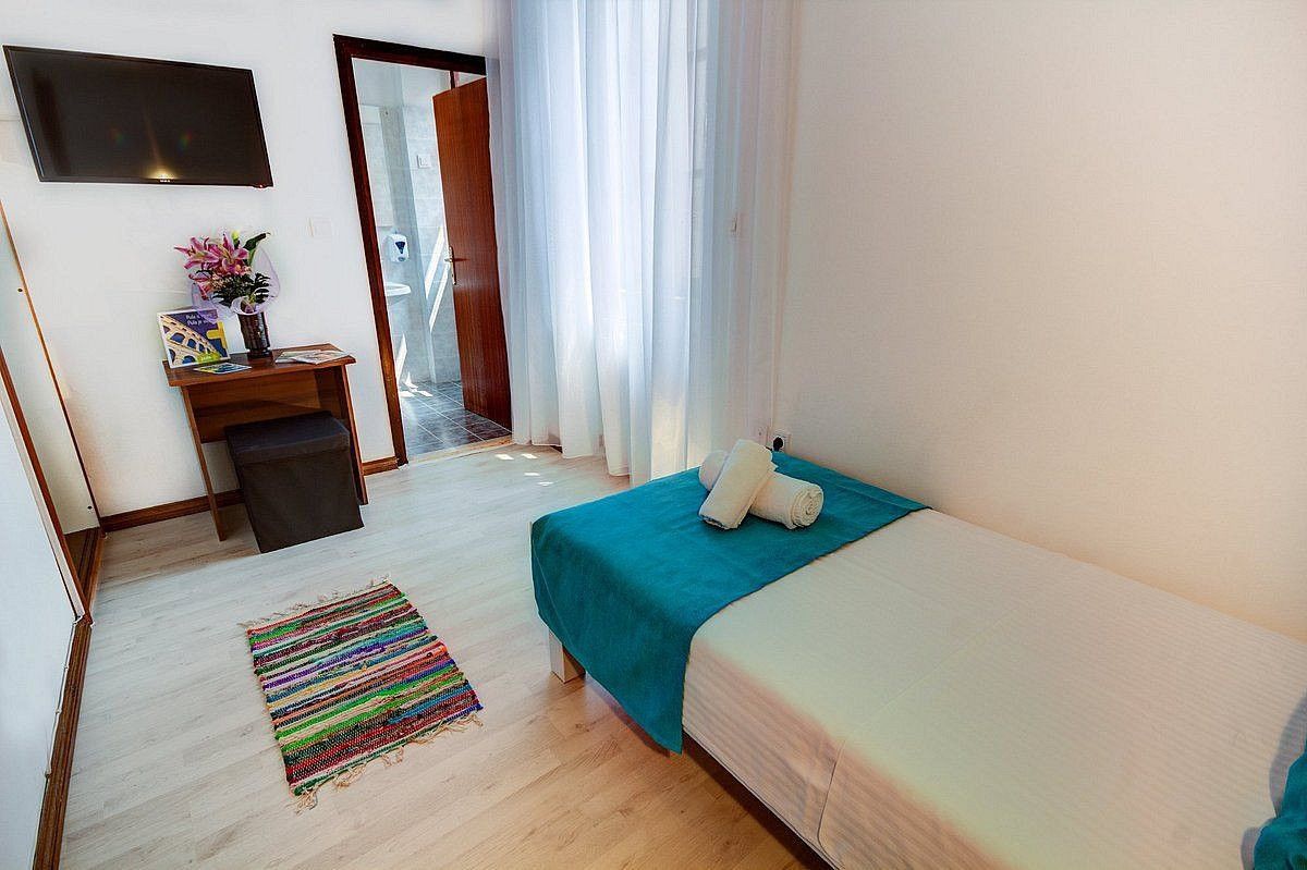 Ubytovací zařízení, Pula, HR, 975 m² - 2