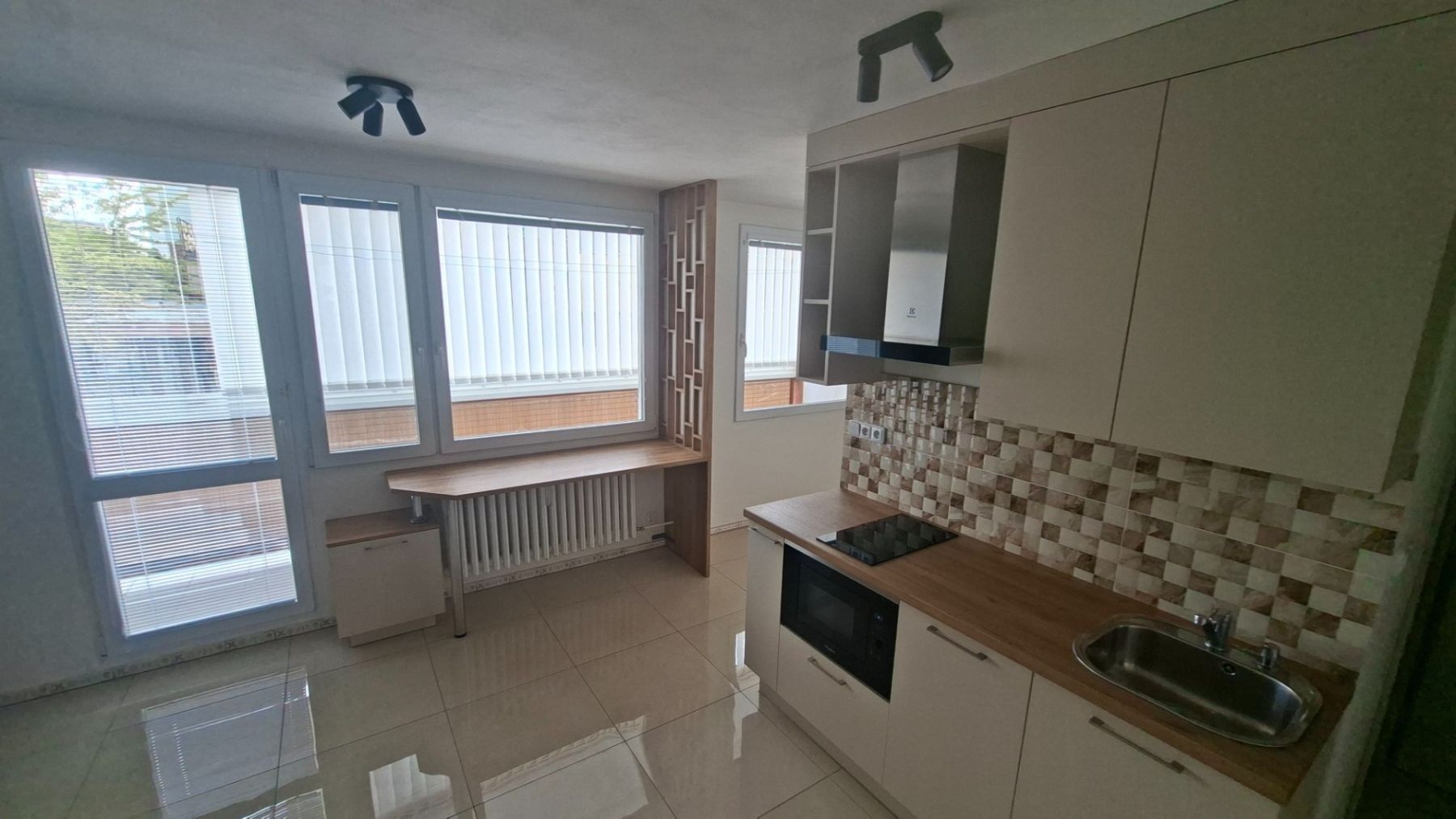 Pronájem byt 1+kk - Čs. armády, Kladno - Kladno, Středočeský kraj, 34 m² - 2