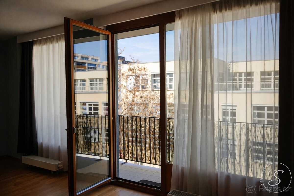 Pronájem byt - Praha, 130 00