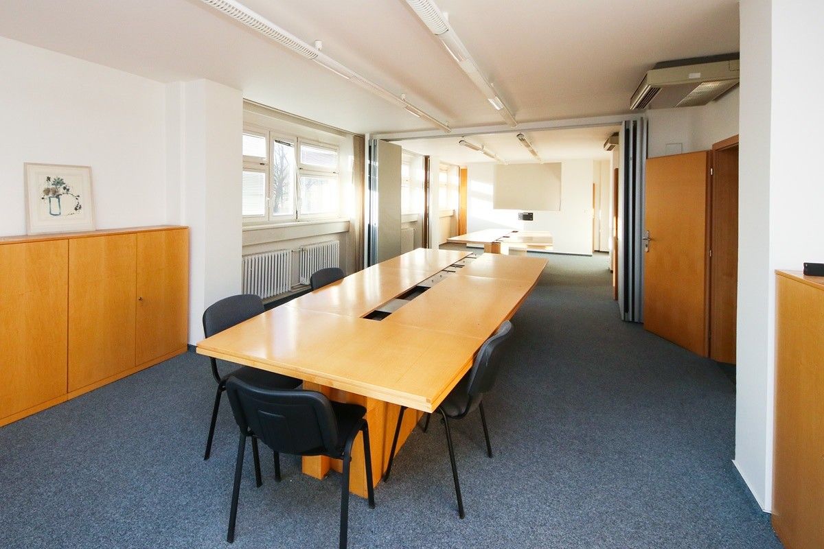Pronájem kancelář - Olšanská, Praha, 83 m²