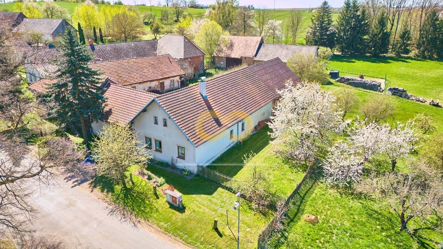 Rodinné domy, Jilem, 320 m² - 1