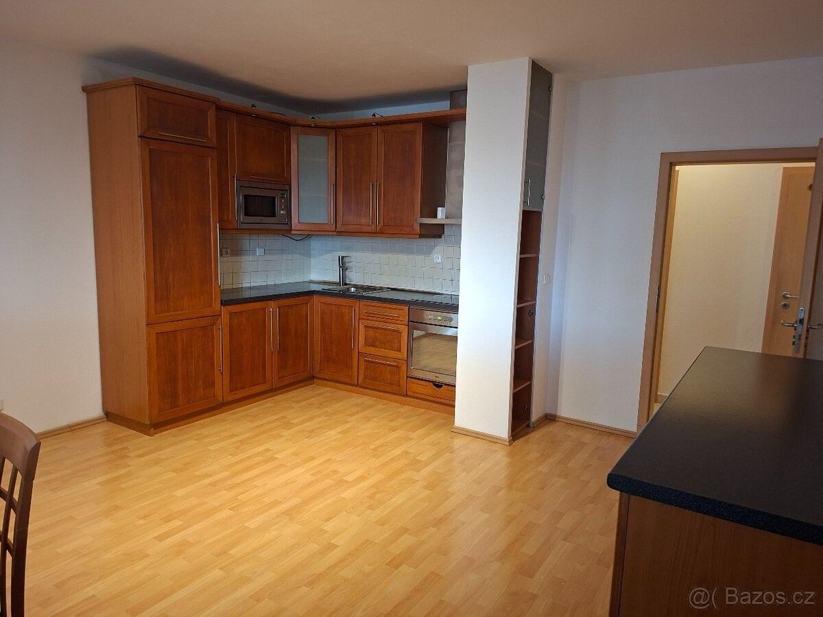 Byt · Roztoky u Prahy, 252 63 - 4