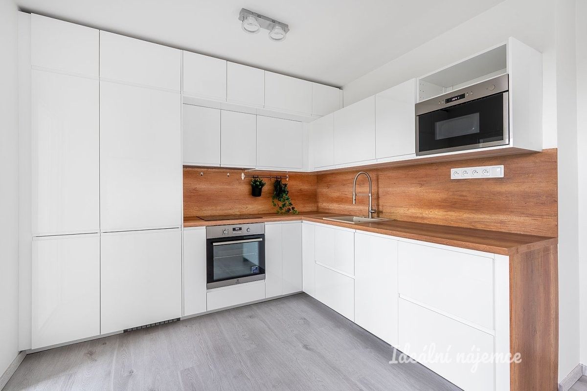 3+kk, Šluknovská, Praha, 68 m² - 2