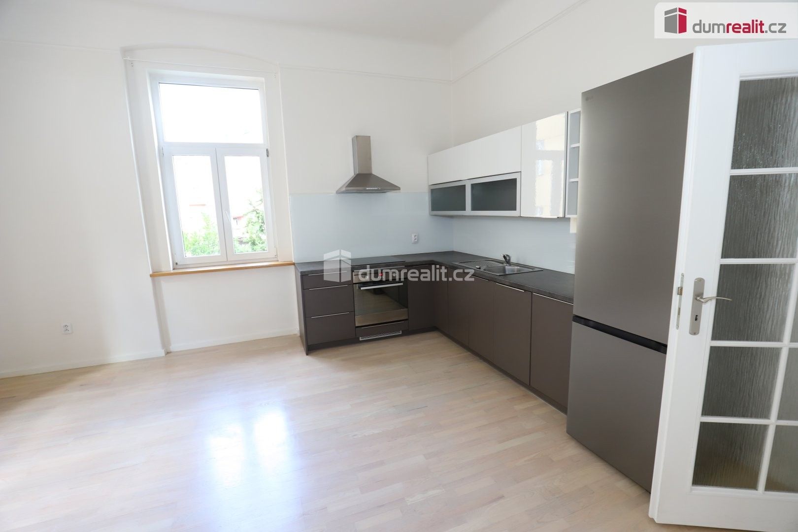 4+kk, Hlavní třída, Mariánské Lázně, 120 m² - 2