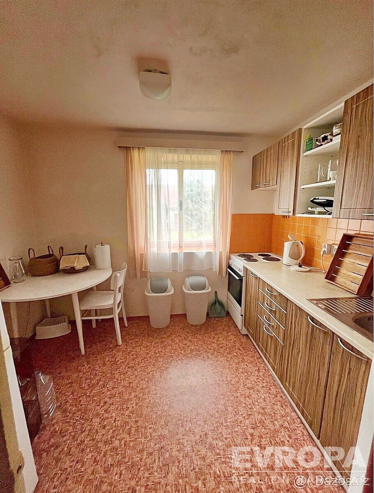 Prodej rodinný dům - Rašovice Netušil, 150 m² - 5